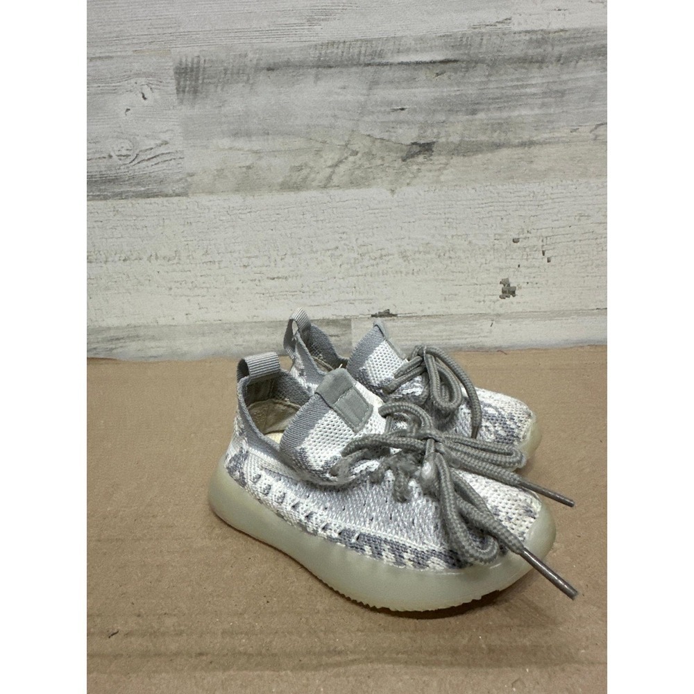 Knit Fashion Sneakers Fit Like Toddler Size 5 Grey Patterned Streetwear